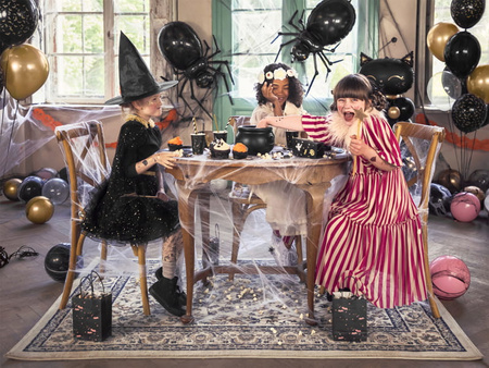 Strój dla dziewczynki - Peleryna, uniwersalny, czarny