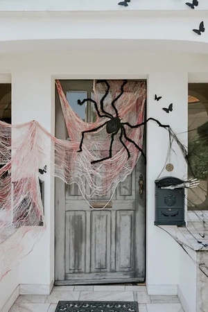 Materiał z plamami krwi, biały, 0.72x9.8m